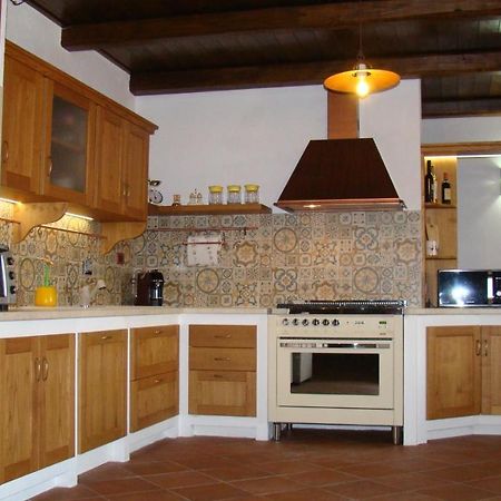 Apartamento Bella Casa Con Giardino A 10 Minuti Dal Mare Aglientu Exterior foto