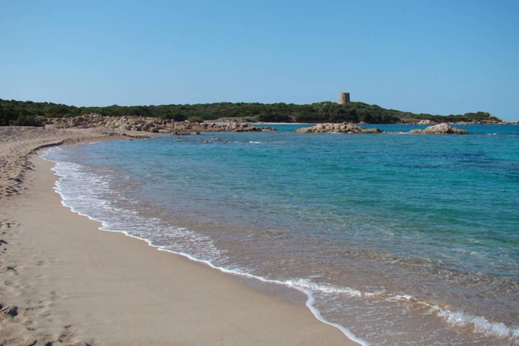 Apartamento Bella Casa Con Giardino A 10 Minuti Dal Mare Aglientu Exterior foto