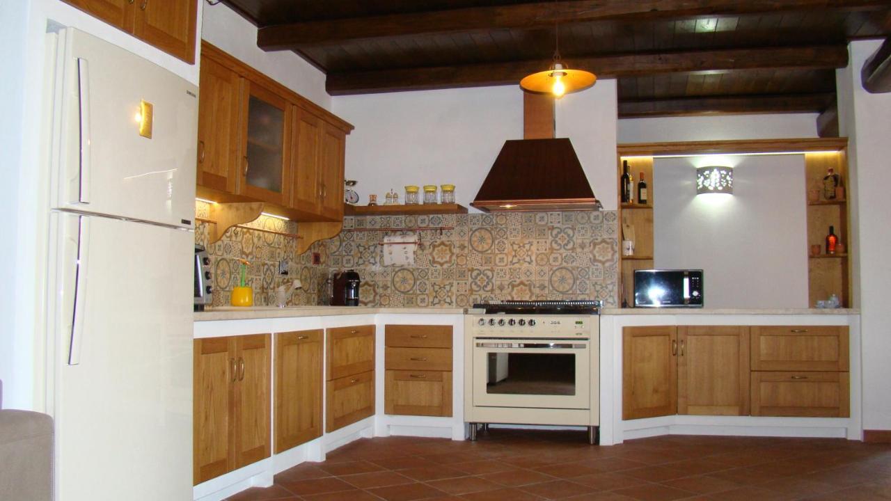 Apartamento Bella Casa Con Giardino A 10 Minuti Dal Mare Aglientu Exterior foto